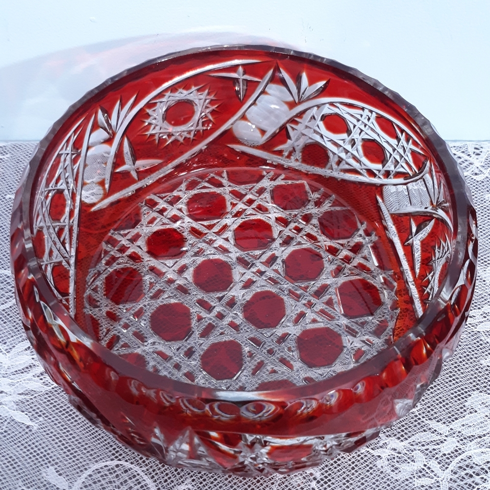 Large Ruby Red Cut to Clear Crystal Glass Centerpiece Bowl for Entertaining - Picture 11 of 16